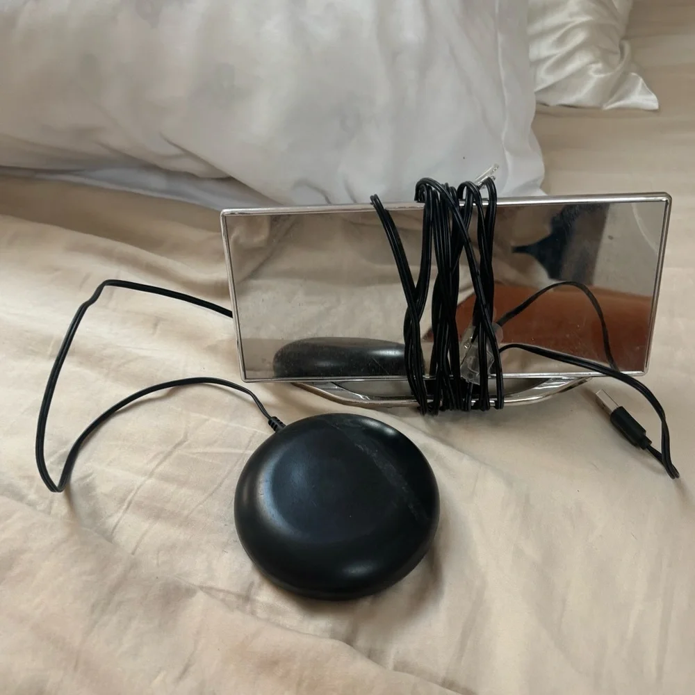 Silver Alarm Clock with Bed Shaker Alarm - Picture 1 of 2